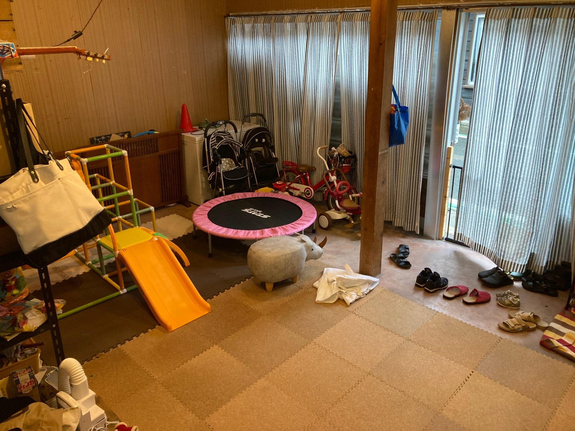 子どもたちの集いの場となっている土間スペース