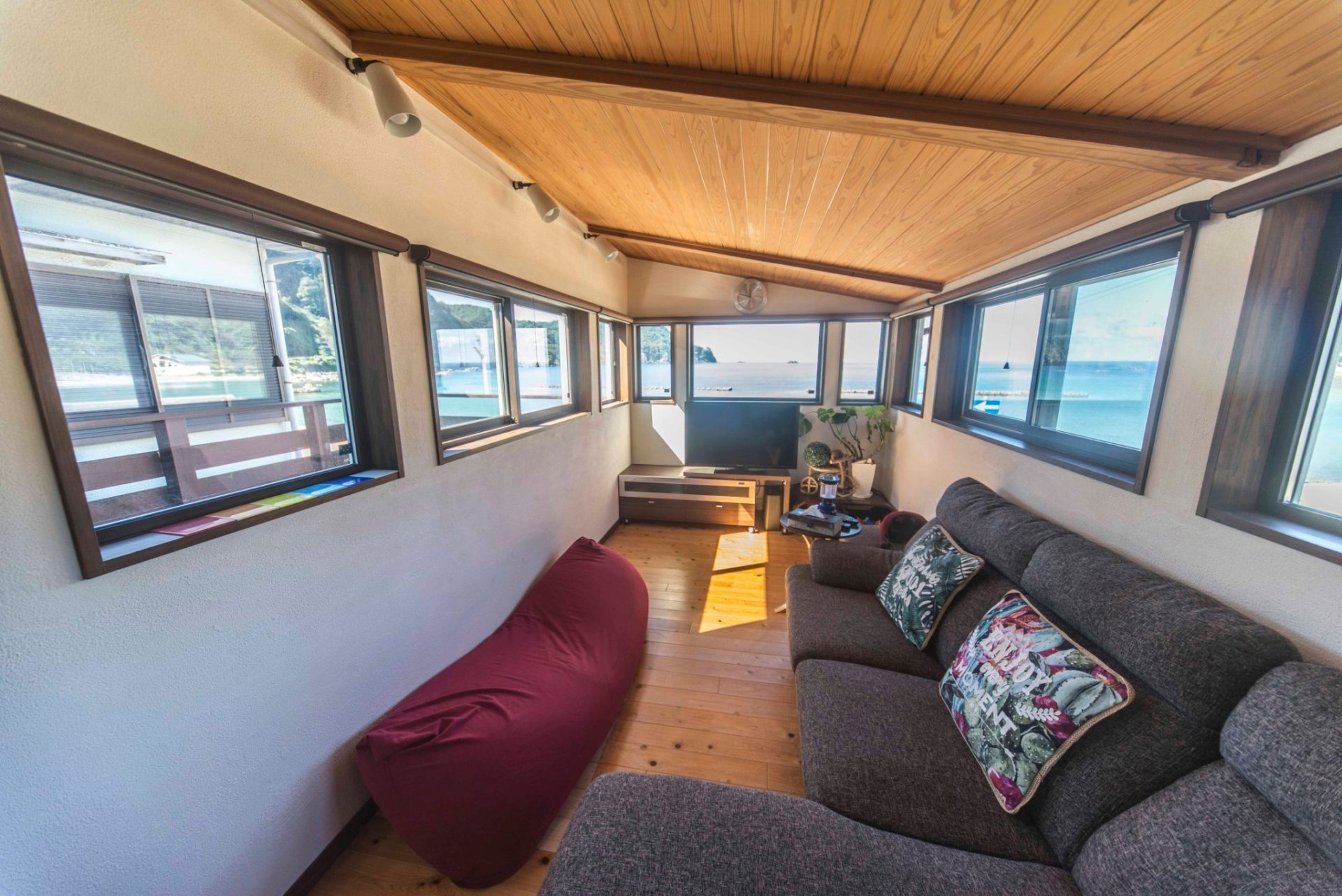 夕日の見えるリラックスルーム
